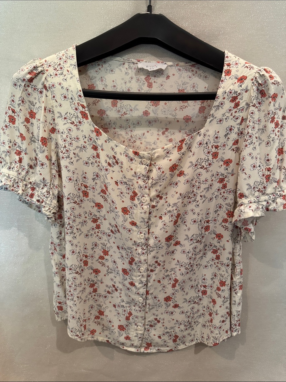 Elodie Cream Floral Button-Front Scoop Neck Blouse